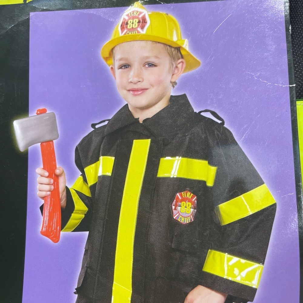Totally ghoul deluxe fire fighter. One size fits most.